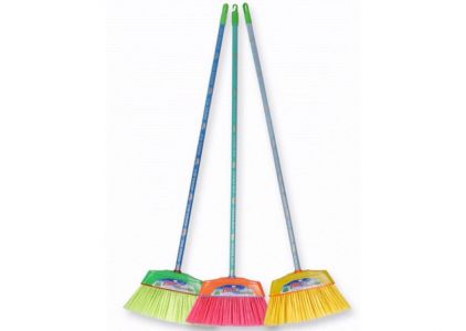 Chổi quét nước nhựa cán màu